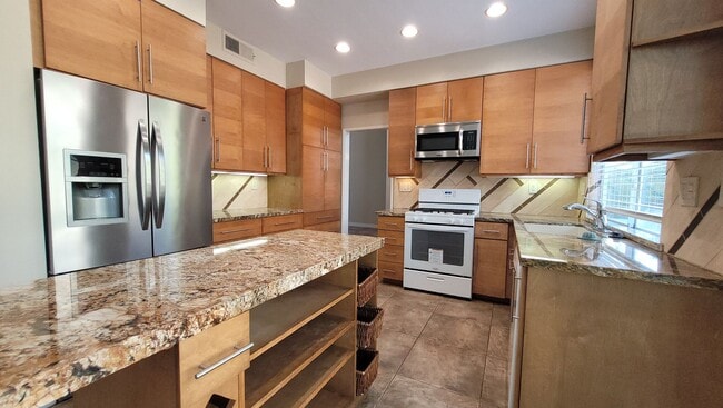 1234 Calle Prospero in San Marcos, CA - Building Photo - Building Photo