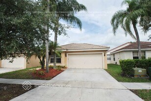 17932 SW 29th Ln in Miramar, FL - Building Photo