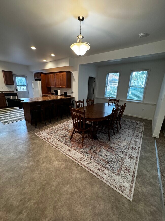 920 Center Pl in Dubuque, IA - Building Photo - Building Photo