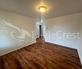 706 S College Ave in College Place, WA - Building Photo - Building Photo