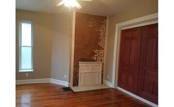 2201 Kemper Ln in Cincinnati, OH - Building Photo - Building Photo