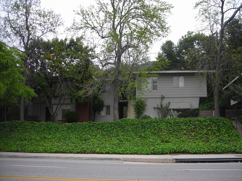 1800 Calafia St in Glendale, CA - Building Photo