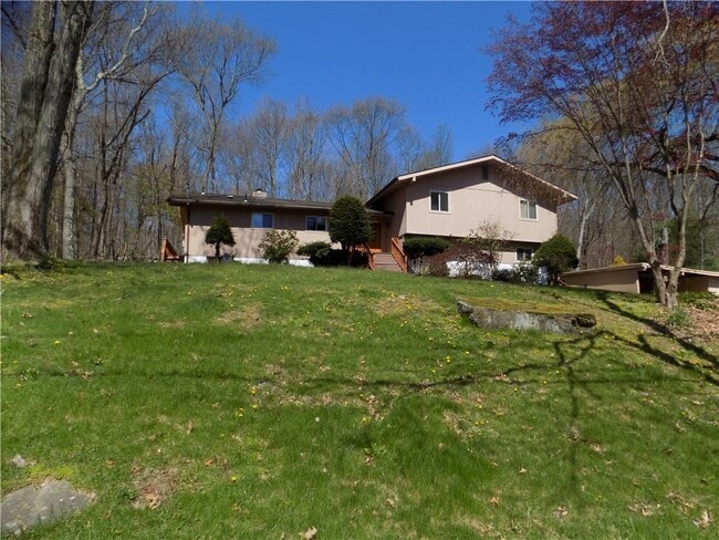 property at 7 Summit Ridge Rd