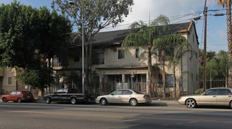 1941-1945 Daly St Apartments