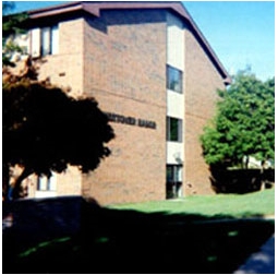 Westover Manor in Cedar Rapids, IA - Building Photo