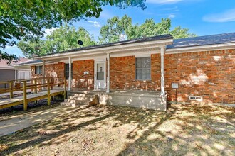 320 N Cleveland Ave in Sherman, TX - Building Photo - Building Photo