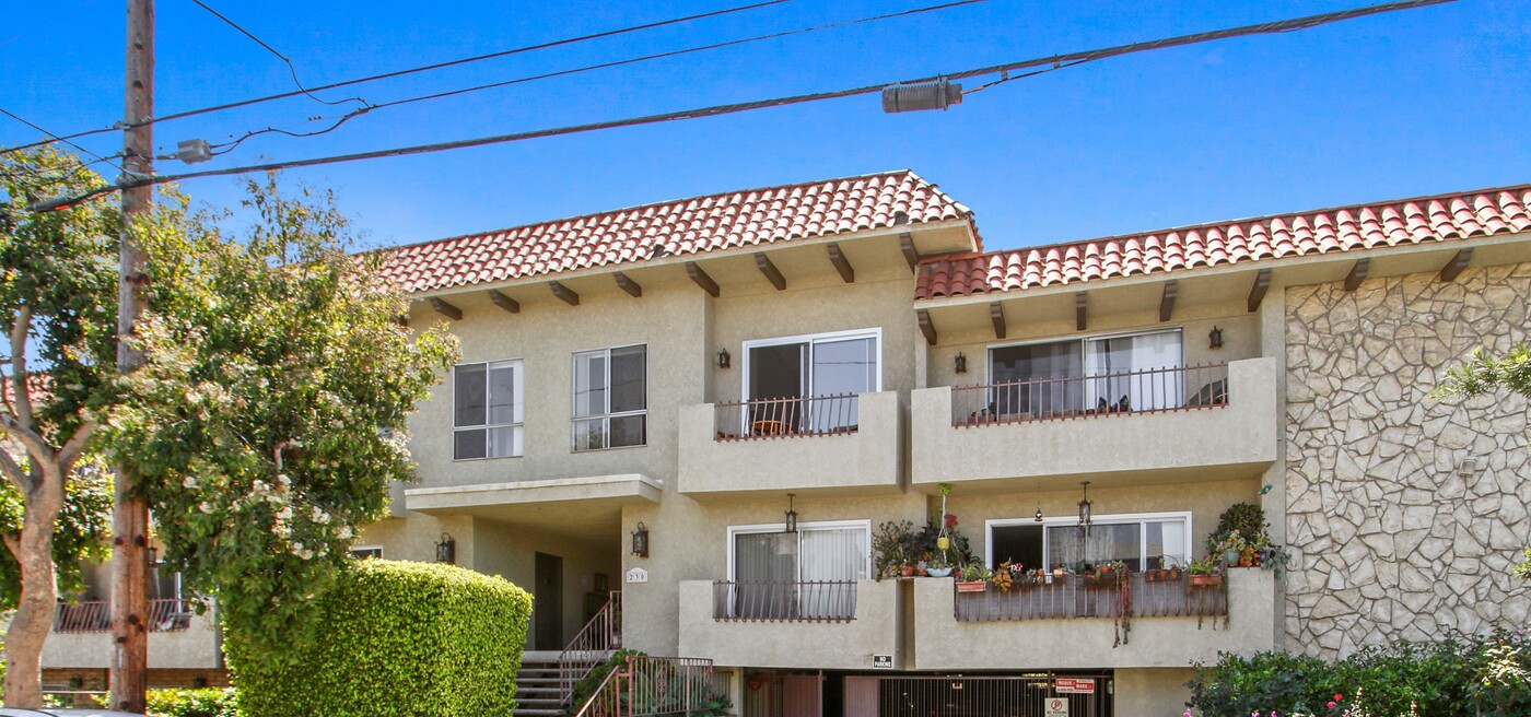 230 Pacific St in Santa Monica.  Steps to ... in Santa Monica, CA - Building Photo