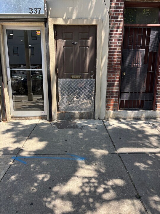 337 W Girard Ave, Unit 337 w girard in Philadelphia, PA - Building Photo