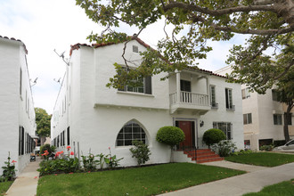 221 S Arnaz Dr in Beverly Hills, CA - Building Photo - Primary Photo