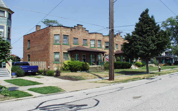 1426-1436 Lauderdale Ave in Lakewood, OH - Building Photo