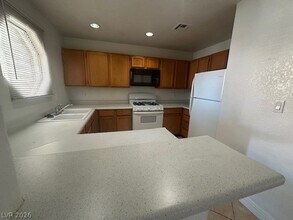 5004 S Rainbow Blvd in Las Vegas, NV - Building Photo - Building Photo