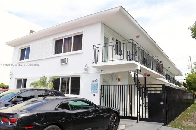 property at 1936 Normandy Dr