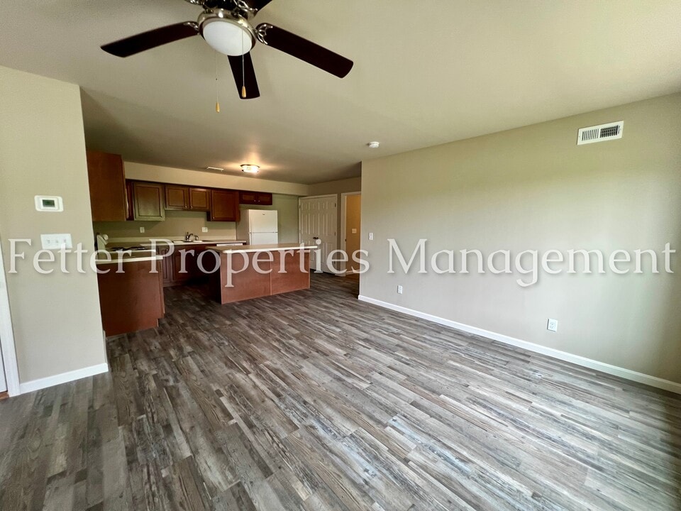 5284 Canyon Cir, Unit D in Newburgh, IN - Building Photo