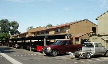 Park Virginia Apartments in Concord, CA - Building Photo - Building Photo