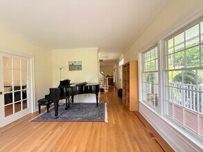 54 Sinawoy Rd in Greenwich, CT - Building Photo - Building Photo