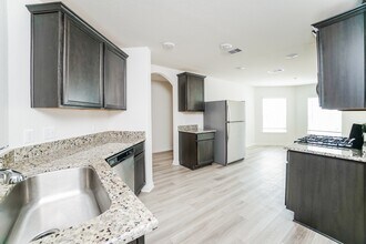26709 Frost Dr in Magnolia, TX - Foto de edificio - Building Photo