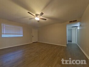 3607 N 87th Ave in Phoenix, AZ - Building Photo - Building Photo