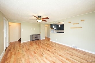 3730 Mayle Ct in Niagara Falls, NY - Building Photo - Building Photo