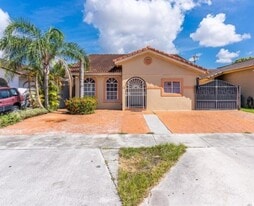 14215 SW 50th St, Unit 1 in Miami, FL - Building Photo