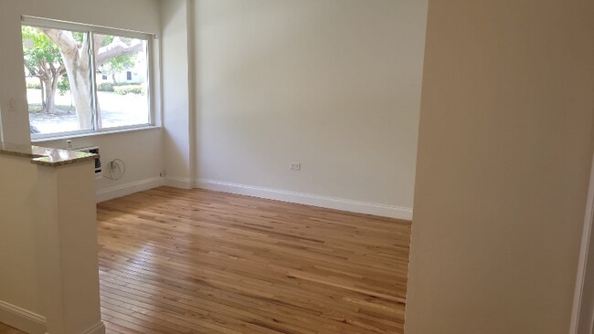 9005 NE 8th Ave, Unit 2 in Miami, FL - Building Photo - Building Photo