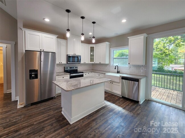 property at 1303 W Gold St