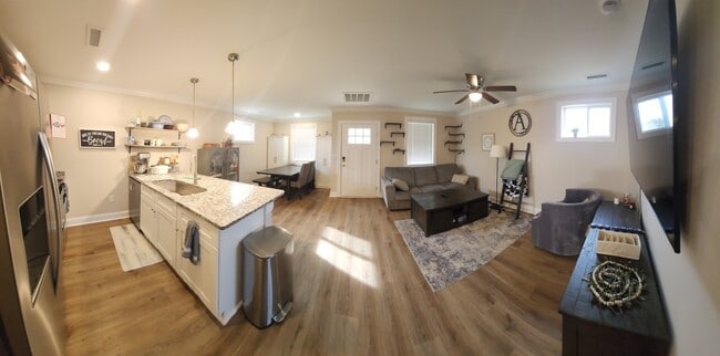 property at 1463 Southwest Blvd