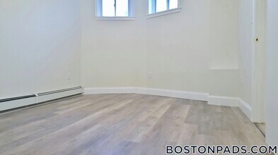 1375 Commonwealth Ave in Boston, MA - Building Photo - Building Photo