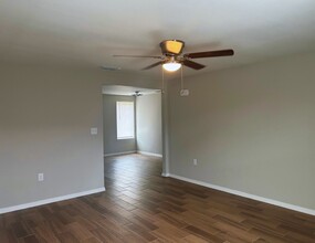 816 Redwood Ave in McAllen, TX - Foto de edificio - Building Photo