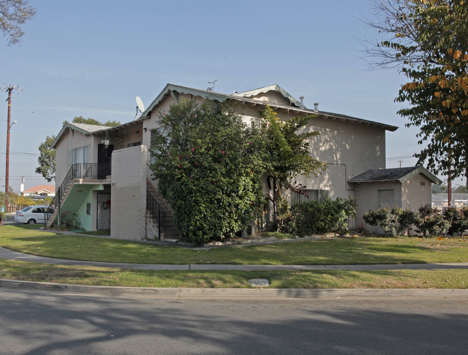 Villa Verde Apartments in Garden Grove, CA - Building Photo