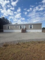 130 N Granja St in Clewiston, FL - Building Photo
