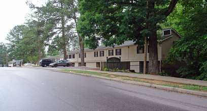 Kentwood Apartments in Raleigh, NC - Building Photo - Building Photo