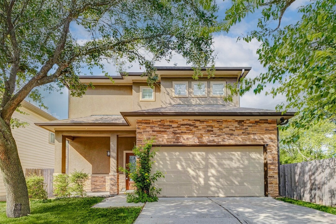 9202 Clayberry St in Houston, TX - Building Photo