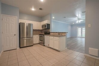 12115 Dashwood Dr in Houston, TX - Foto de edificio - Building Photo