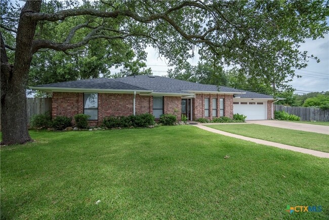 property at 1012 Pin Oak Dr