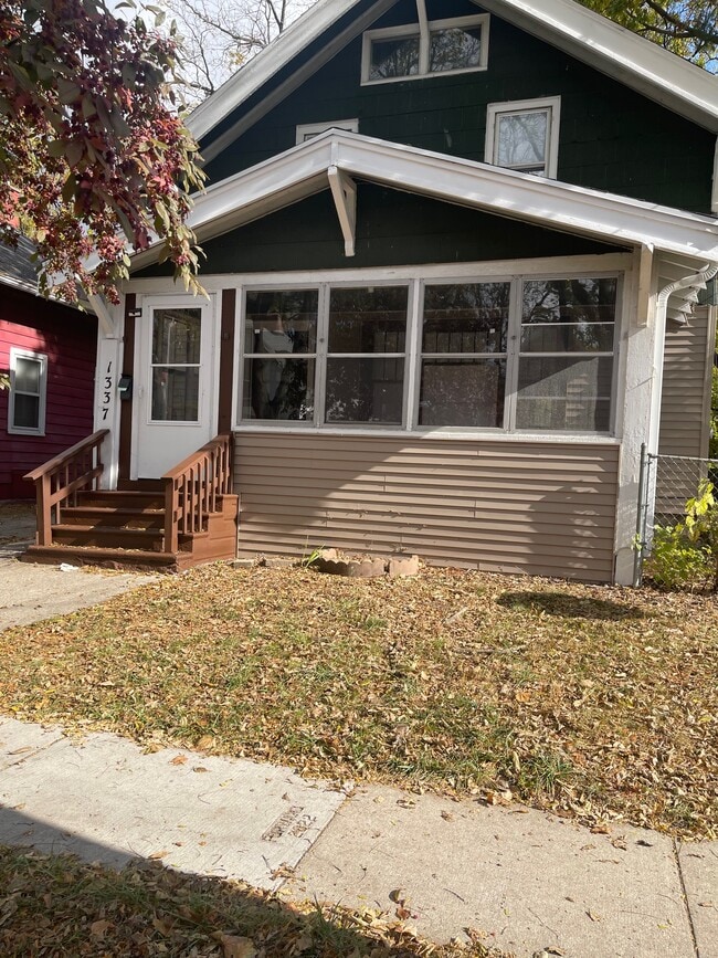 property at 1337 Nelson Ave