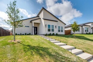 7714 Oak Garden Trail