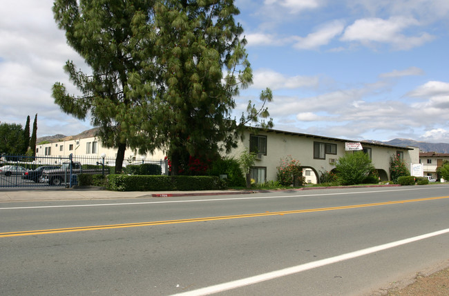 Lakeshore Villa Apartments in Lakeside, CA - Building Photo - Building Photo