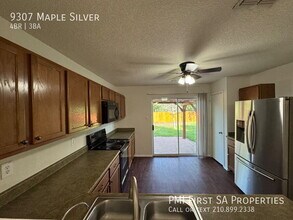 9307 Maple Silver in San Antonio, TX - Building Photo - Building Photo