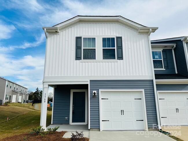 1360 Fallen Acorn Ln in Concord, NC - Building Photo - Building Photo