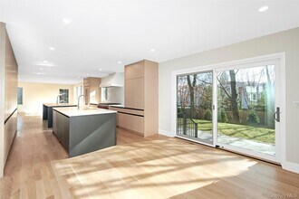2 Myrtledale Rd in Scarsdale, NY - Building Photo - Building Photo