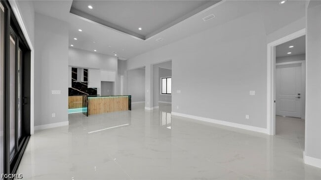 1521 NW 37th Ave in Cape Coral, FL - Building Photo - Building Photo