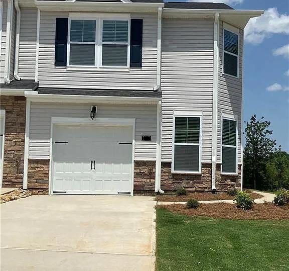 1210 Evelynnview Ln in Kernersville, NC - Building Photo