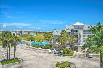 20 NE Plantation Rd in Stuart, FL - Foto de edificio - Building Photo