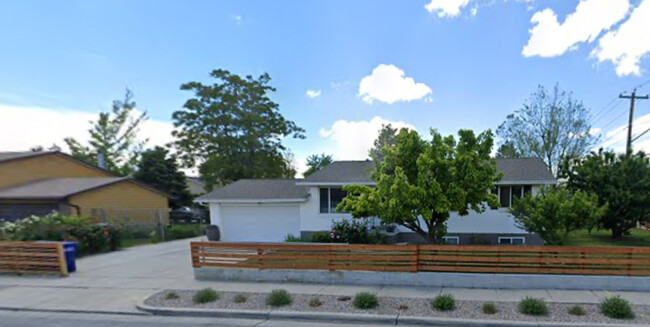 property at 689 N Starcrest Dr