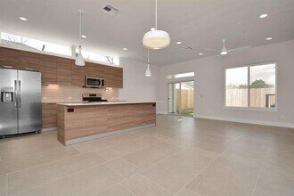 4707 Oats St in Houston, TX - Building Photo - Building Photo