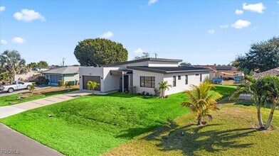 1017 NE 4th Pl in Cape Coral, FL - Building Photo - Building Photo