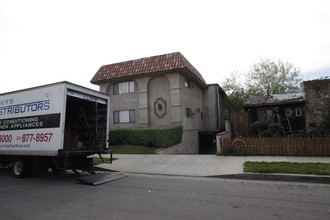 Jordan Espana/Hacienda Apartments in Canoga Park, CA - Building Photo - Building Photo