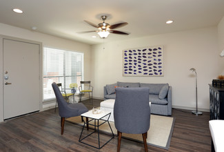 Apartments at M-Streets in Dallas, TX - Foto de edificio - Interior Photo