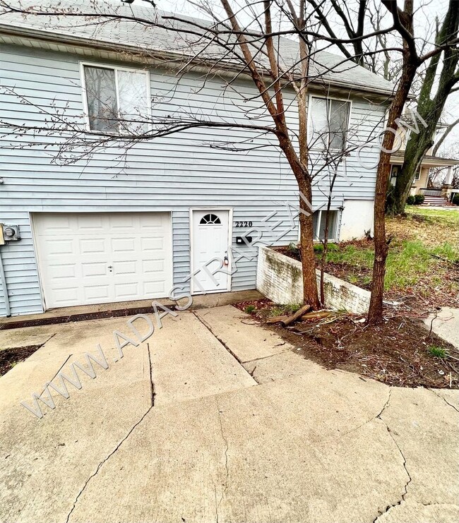 property at 2220 S Vermont Ave