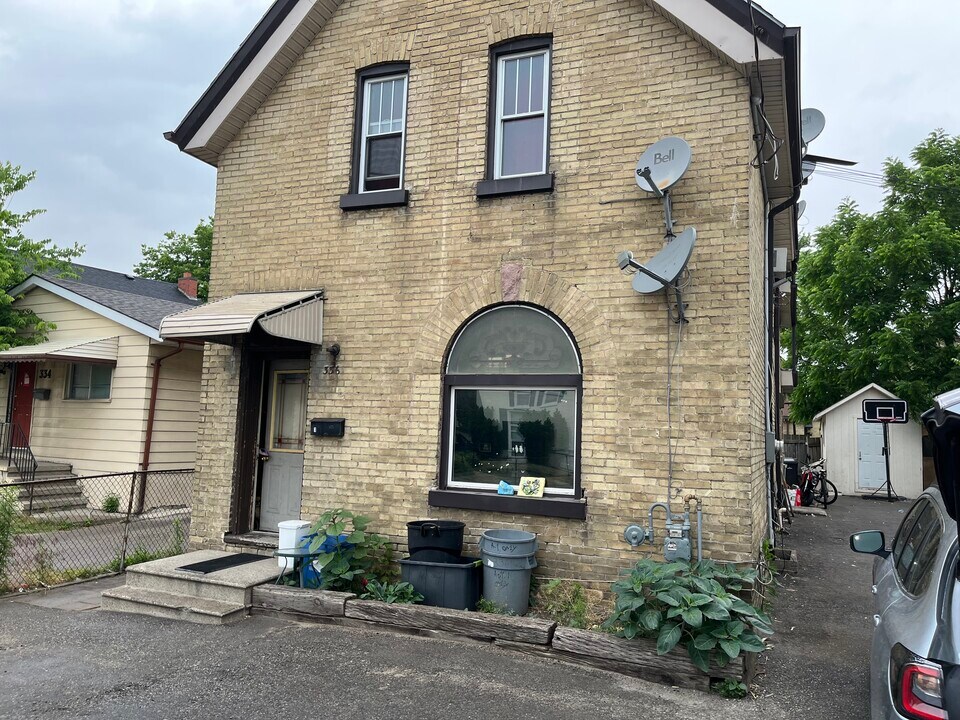 336 Hamilton Rd in London, ON - Building Photo